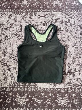 Nike top
